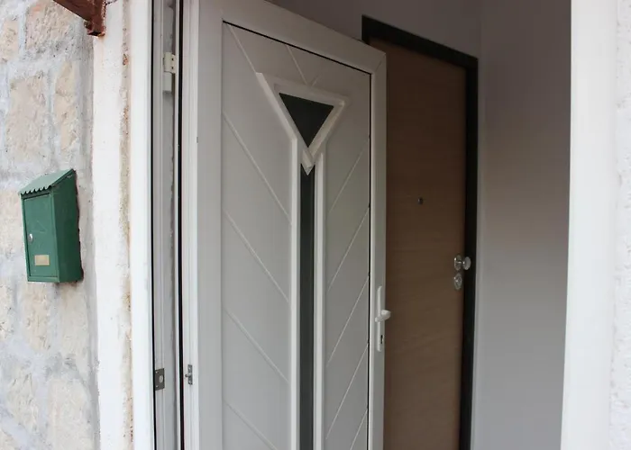 Petra In The Center Of The * 斯普利特