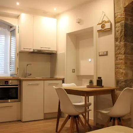 Petra In The Center Of The Split